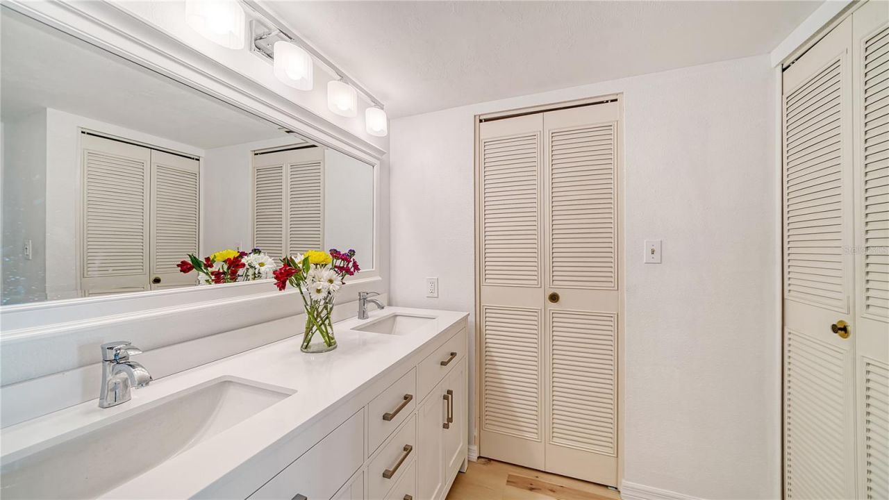 4500 Gulf Of Mexico Drive, Unit 206, Longboat Key, FL 34228 Photo