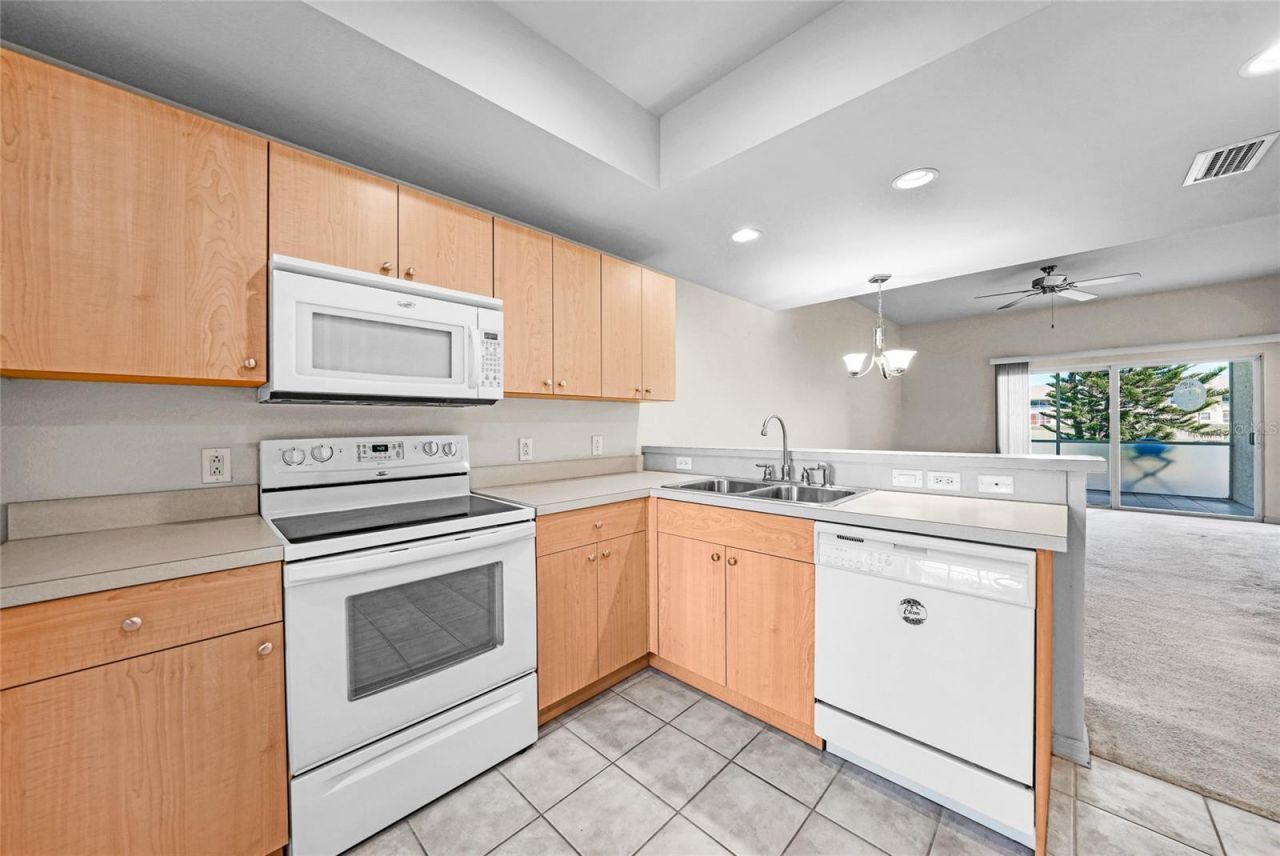 1246 Rio De Janeiro Avenue, Unit 505, Punta Gorda, FL 33983 Photo