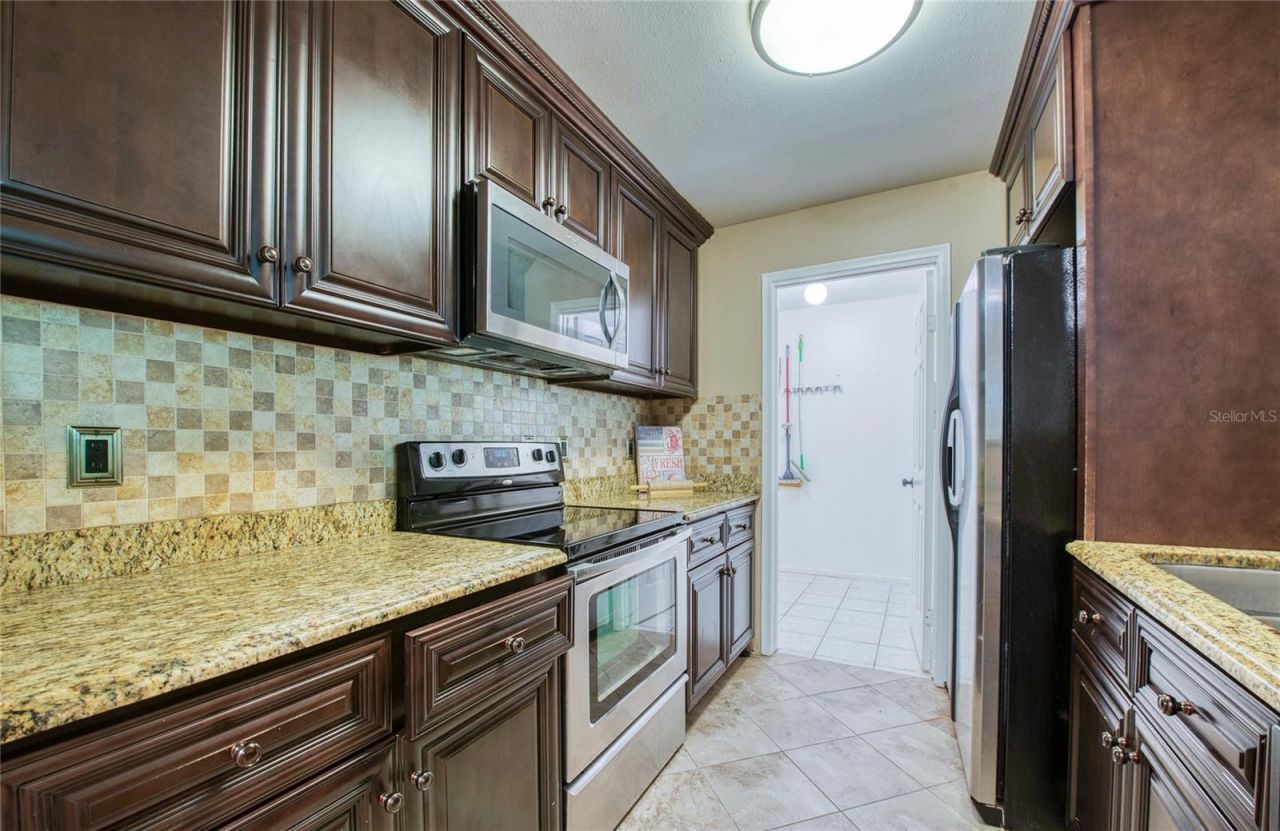 1400 Gandy Blvd. N Boulevard N, Unit 811, Saint Petersburg, FL 33702 Photo