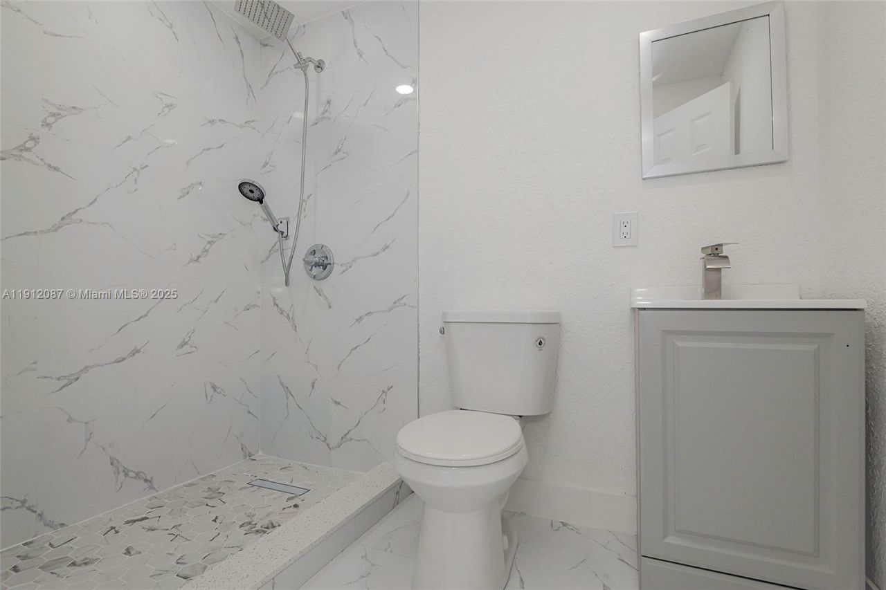 731 NE 16th St, Fort Lauderdale, FL 33304 Photo