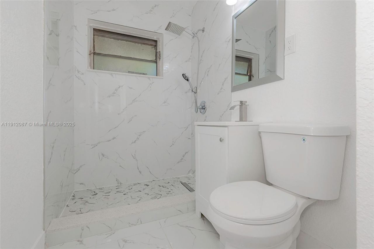 731 NE 16th St, Fort Lauderdale, FL 33304 Photo