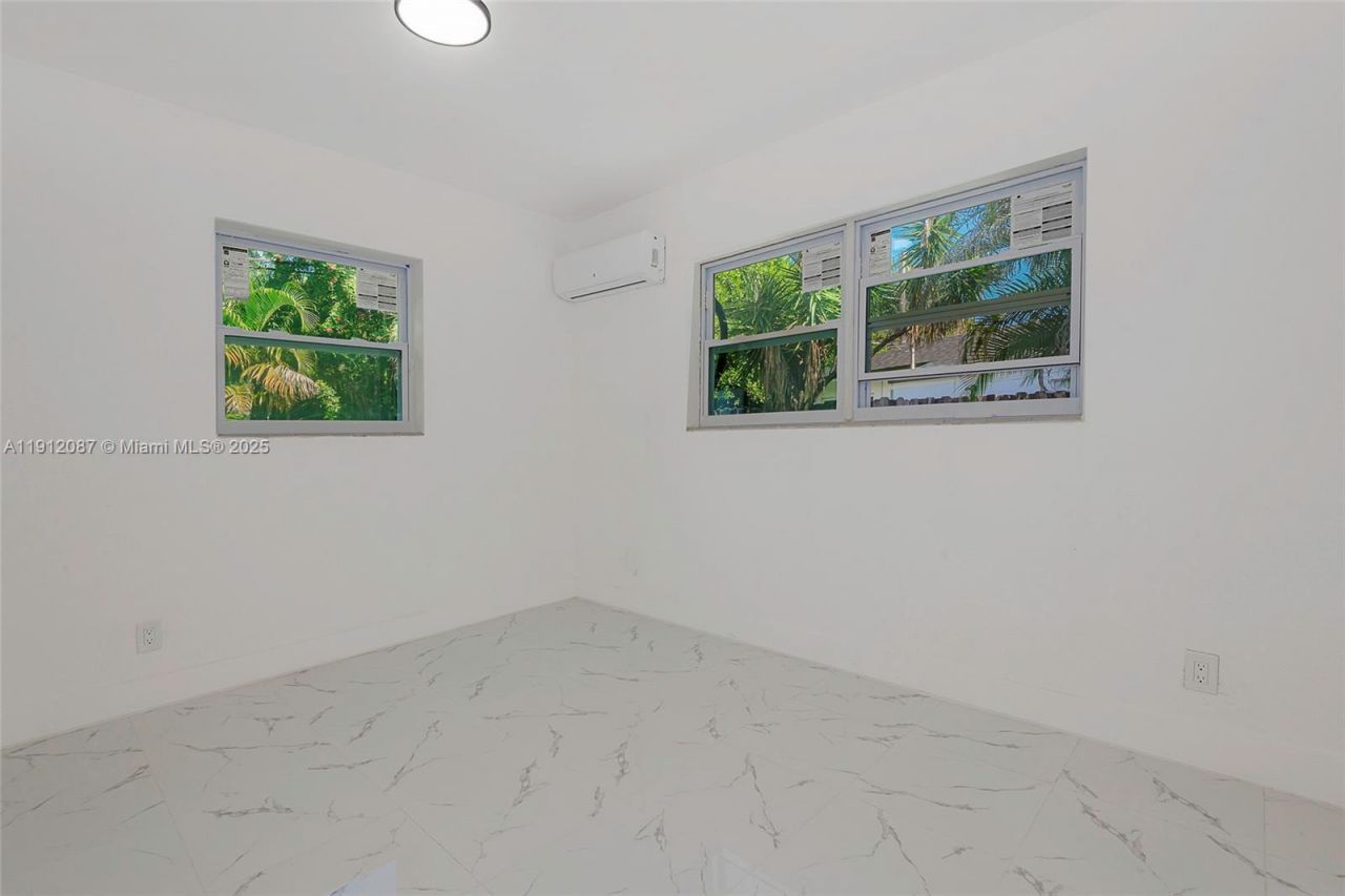 731 NE 16th St, Fort Lauderdale, FL 33304 Photo