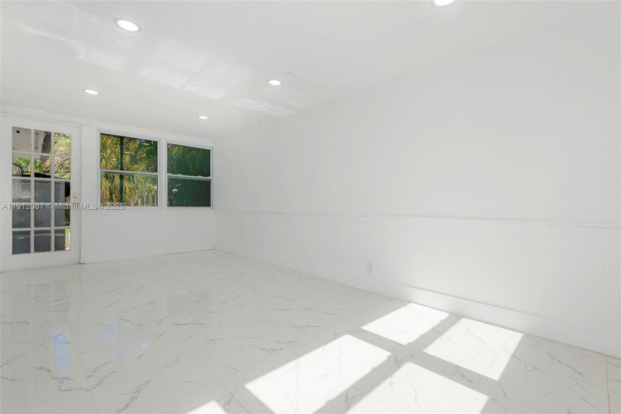 731 NE 16th St, Fort Lauderdale, FL 33304 Photo