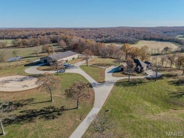 23900 Emerson Road, Lebanon, MO 65536