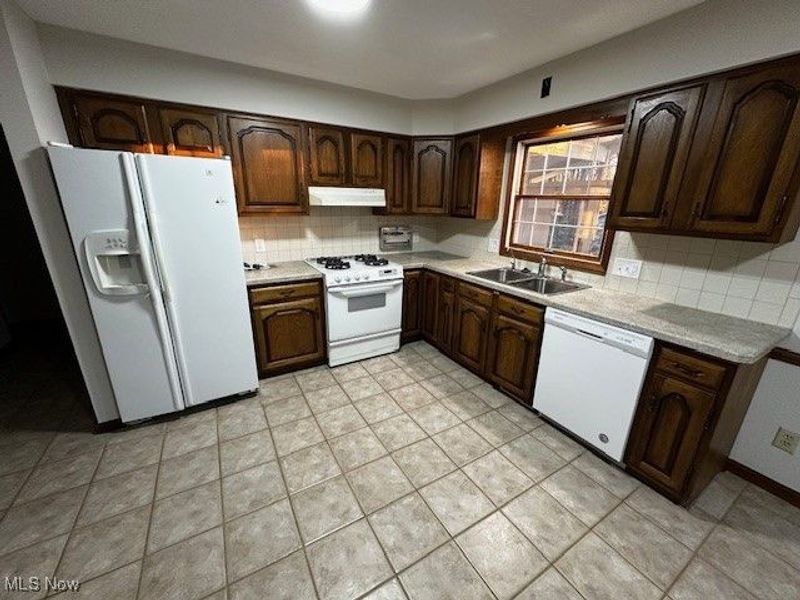 13356 Mogadore Avenue NW, Uniontown, OH 44685 Photo 2