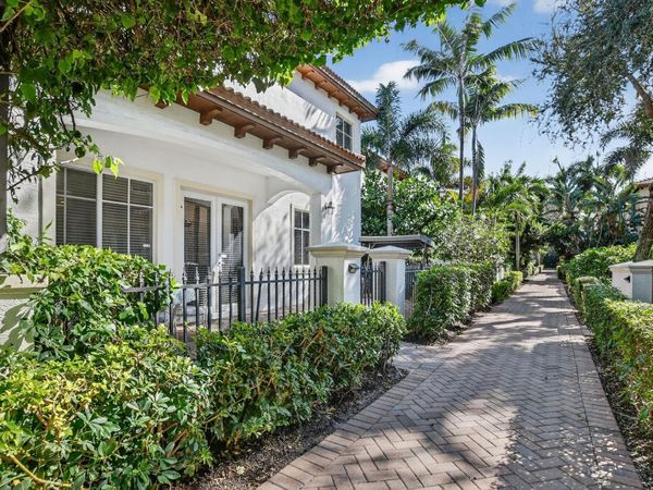 591 NW LIBRARY COMMONS WAY, Boca Raton, FL 33432