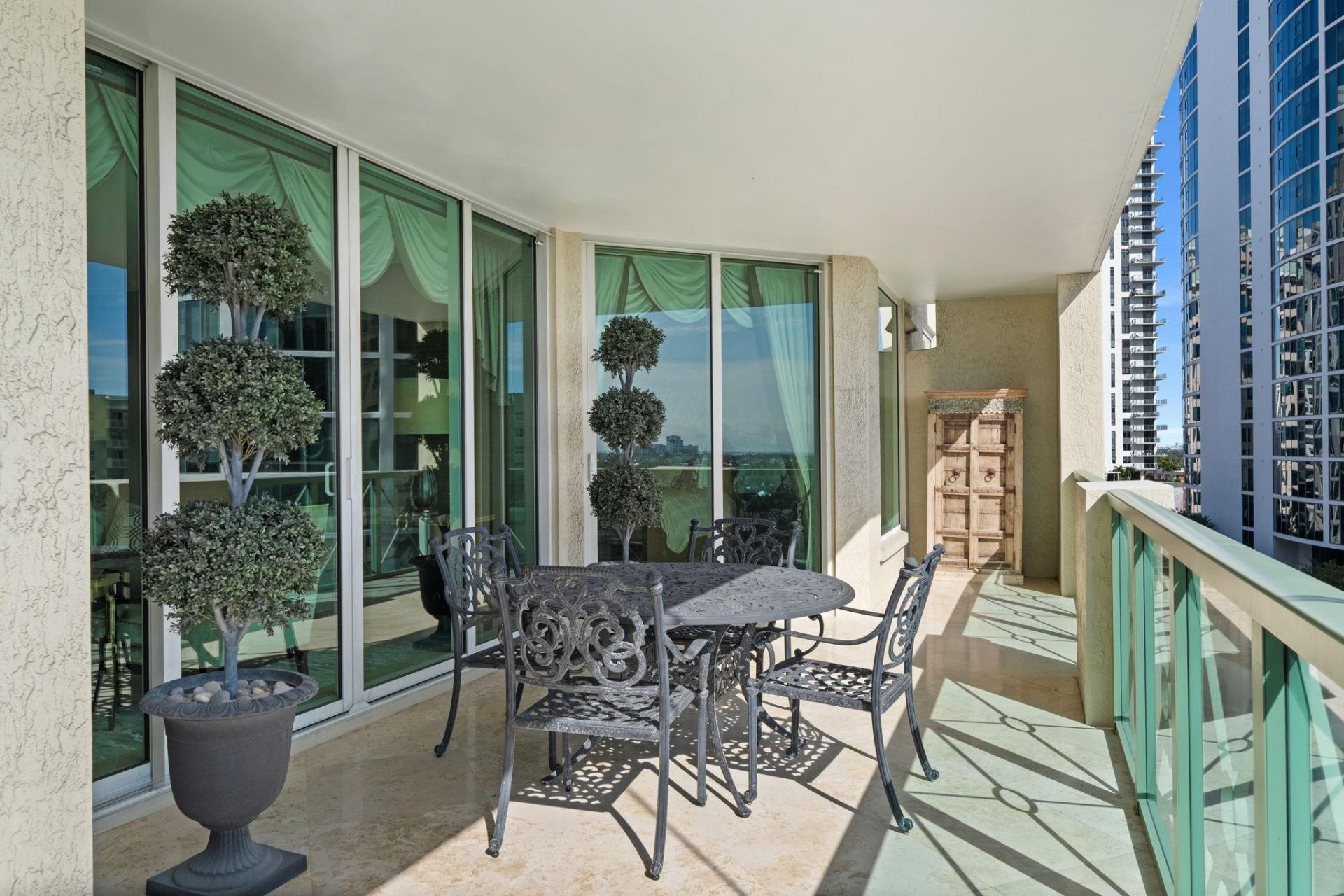 411 N New River Drive, Unit 1402, Fort Lauderdale, FL 33301 Photo