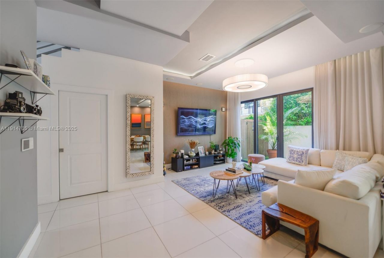 3318 Day Ave, Unit 7, Miami, FL 33133 Photo