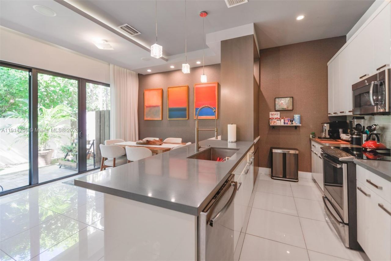 3318 Day Ave, Unit 7, Miami, FL 33133 Photo