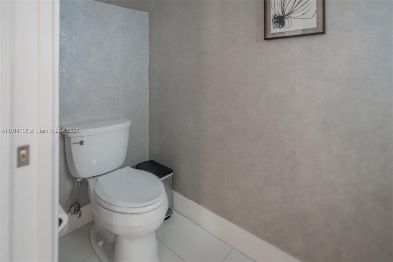 3318 Day Ave, Unit 7, Miami, FL 33133 Photo