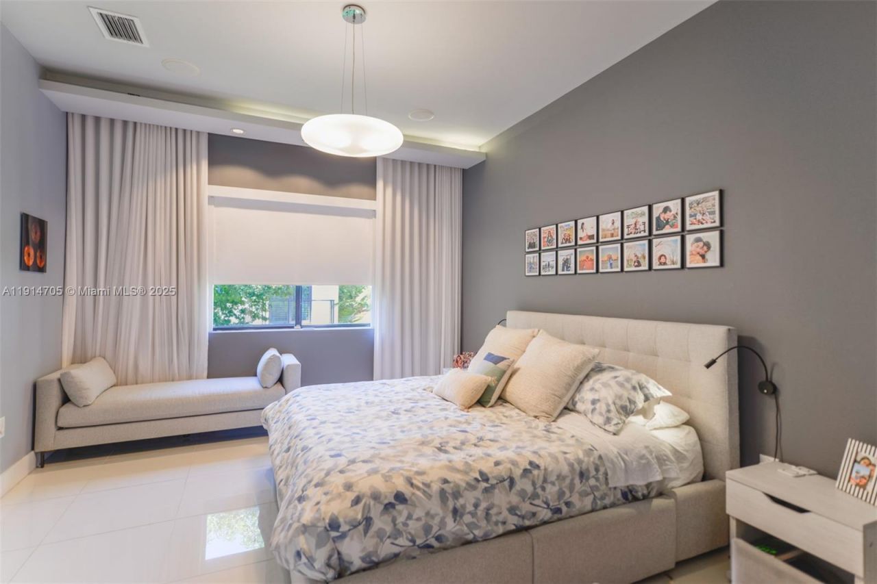 3318 Day Ave, Unit 7, Miami, FL 33133 Photo