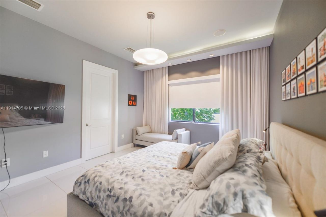 3318 Day Ave, Unit 7, Miami, FL 33133 Photo