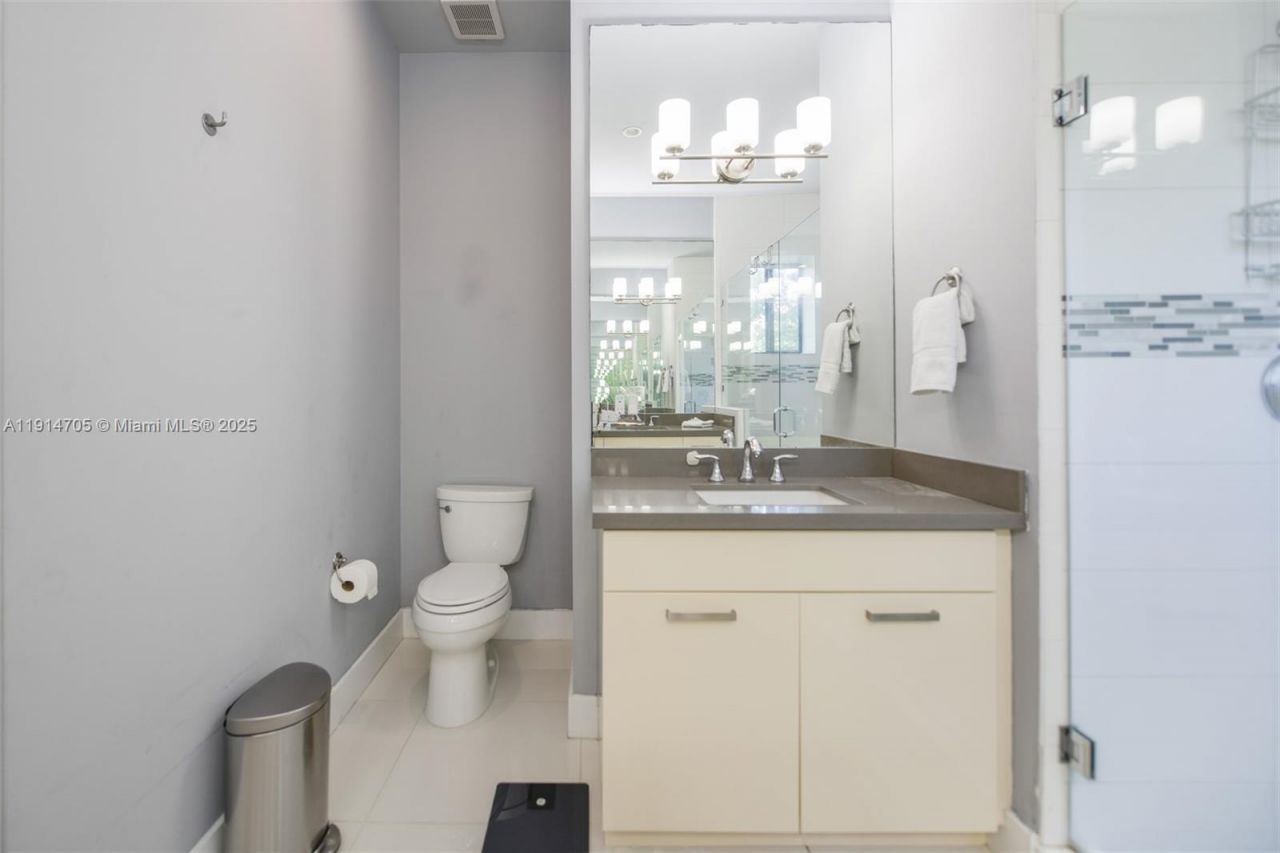 3318 Day Ave, Unit 7, Miami, FL 33133 Photo