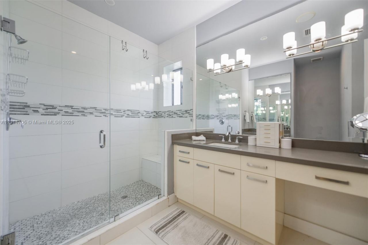 3318 Day Ave, Unit 7, Miami, FL 33133 Photo