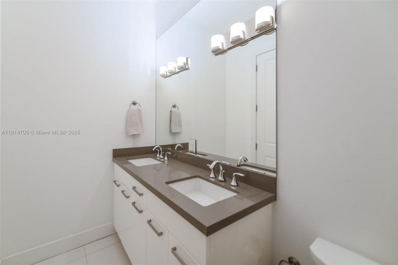 3318 Day Ave, Unit 7, Miami, FL 33133 Photo