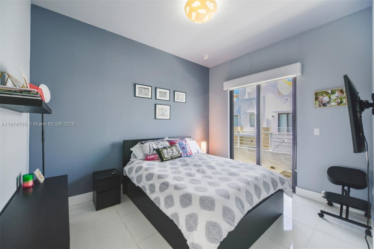 3318 Day Ave, Unit 7, Miami, FL 33133 Photo