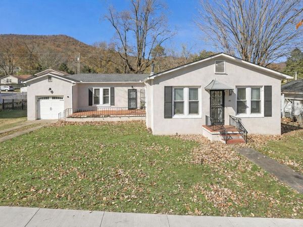 606 Holly Avenue, South Pittsburg, TN 37380