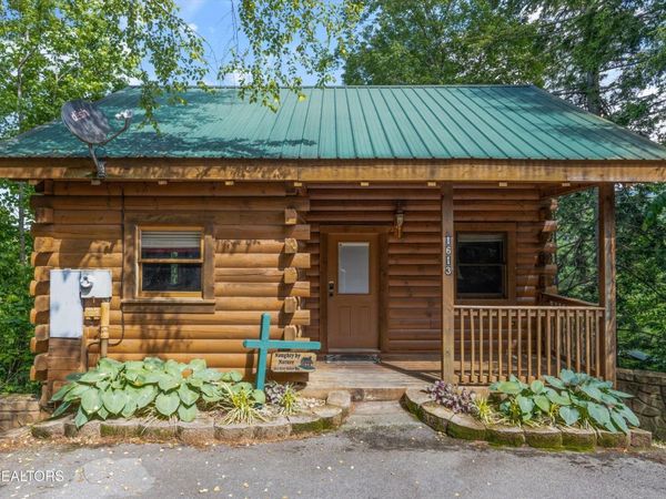 1613 Misty Hollow Way, Gatlinburg, TN 37738