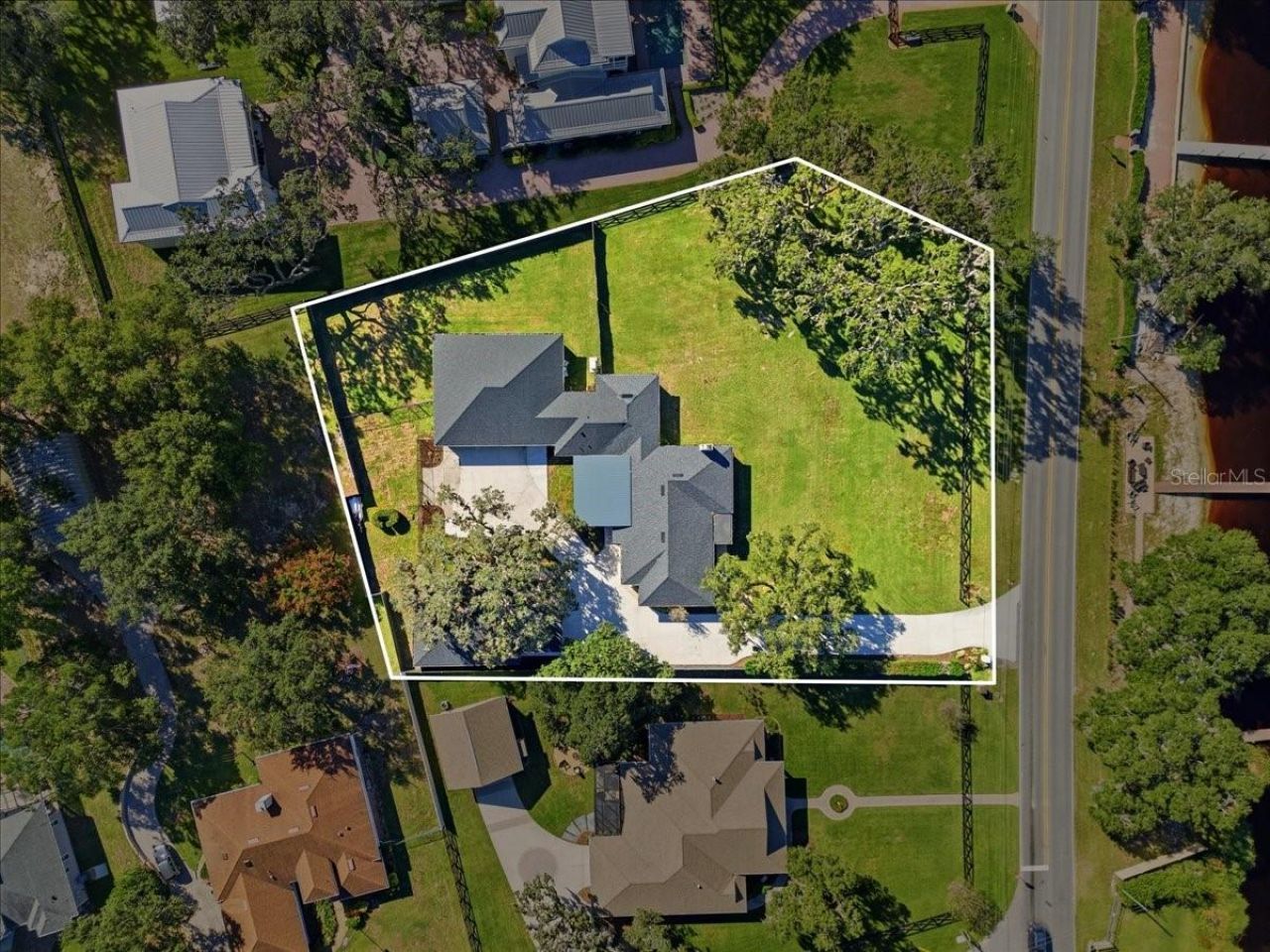 12434 Lakeshore Drive, Clermont, FL 34711 Photo