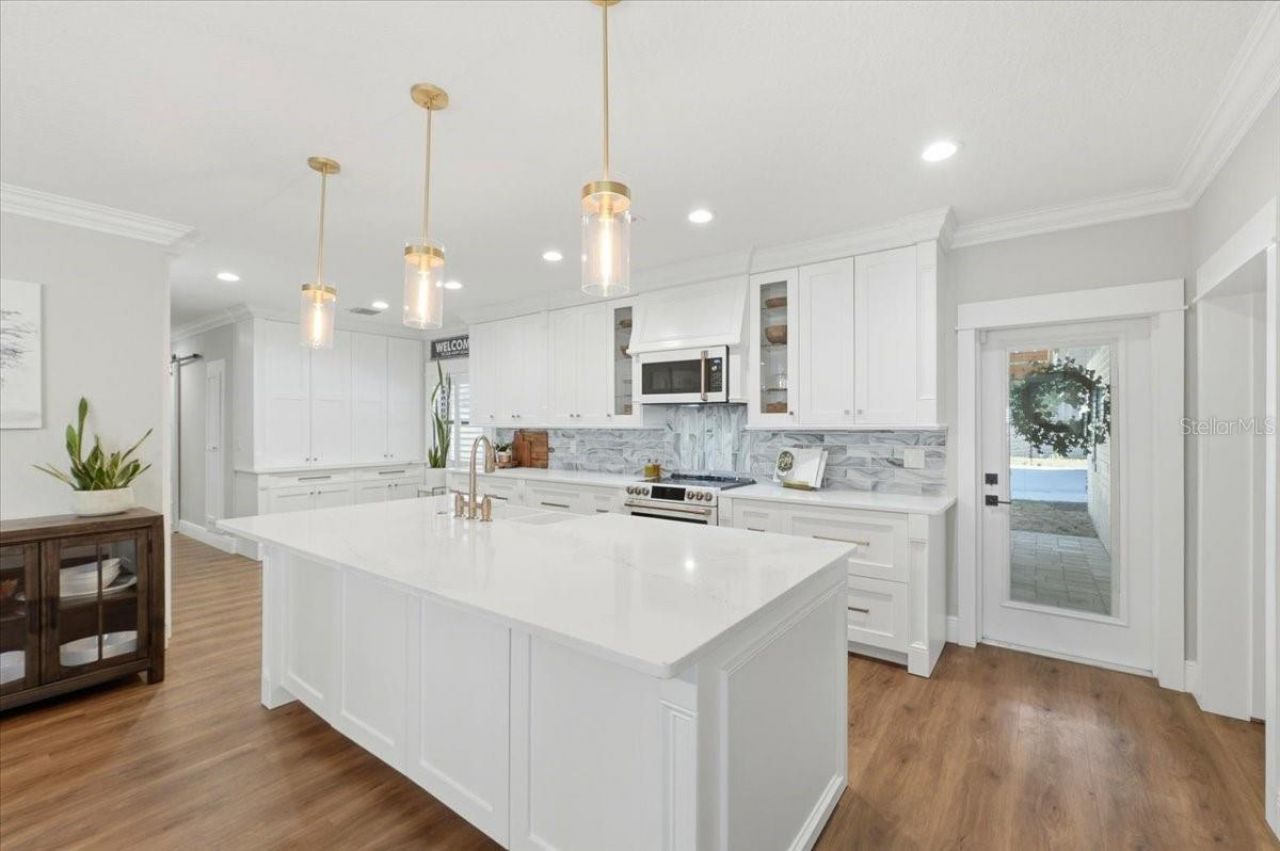 12434 Lakeshore Drive, Clermont, FL 34711 Photo