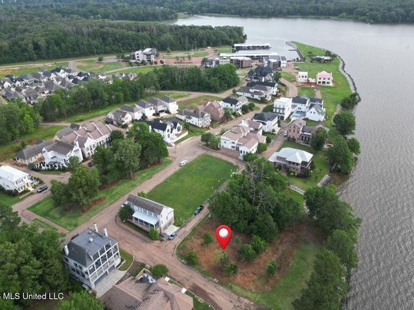 100 D'Iberville Lane, Madison, MS 39110