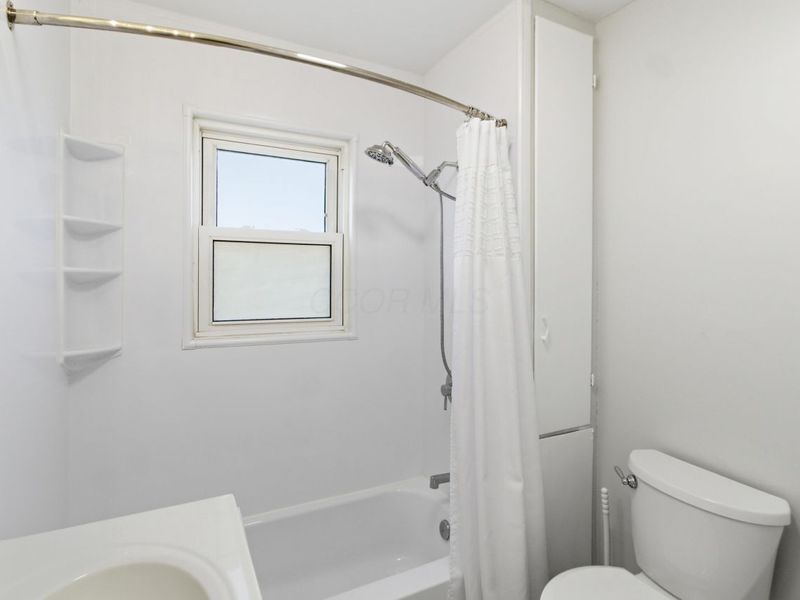 267 W High Street, London, OH 43140 Photo 13