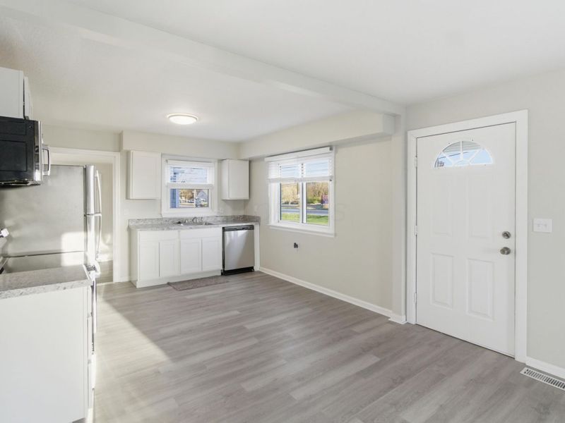 267 W High Street, London, OH 43140 Photo 3