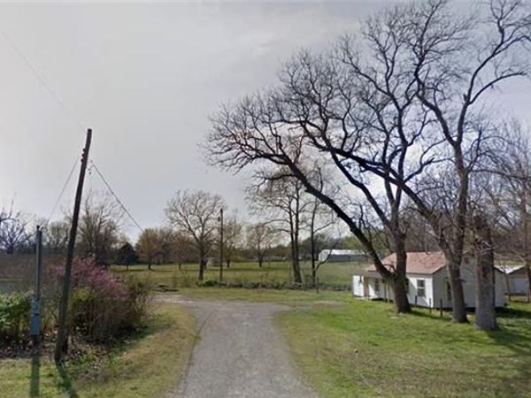 202 1/2 Independence Avenue, Dearing, KS 67340