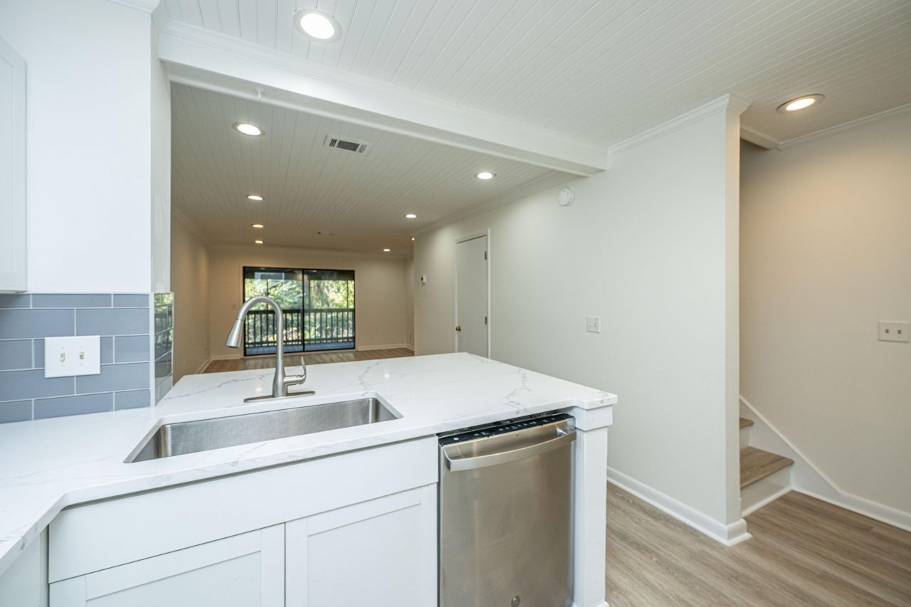 1530 Fort Johnson Road Photo 10