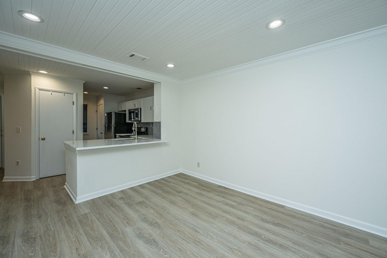 1530 Fort Johnson Road Photo 17