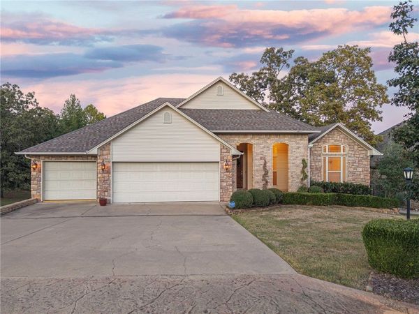 2710 Parkway Lane, Van Buren, AR 72956