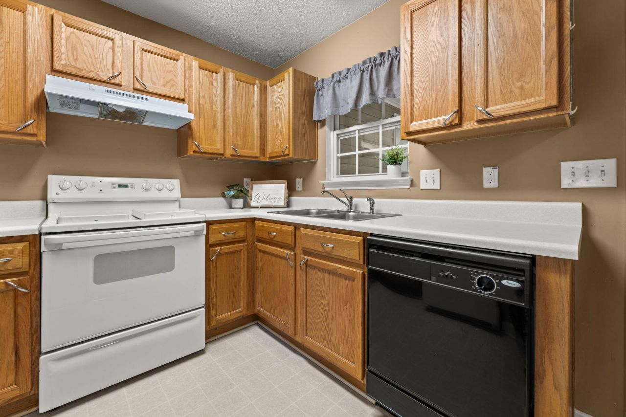 401 Elm Hall Circle Photo 4