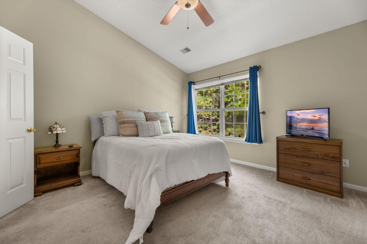 401 Elm Hall Circle Photo 8