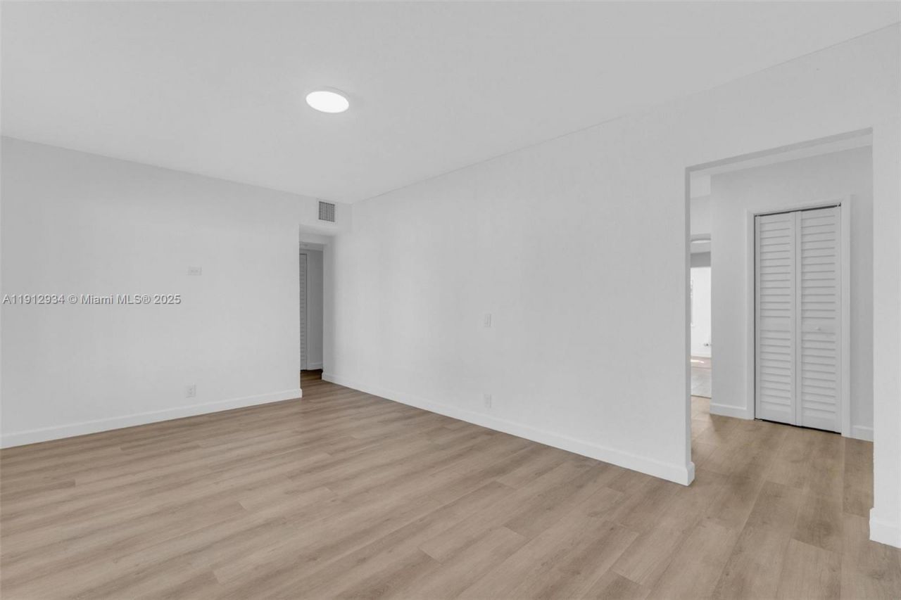 342 W 37th St, Hialeah, FL 33012 Photo