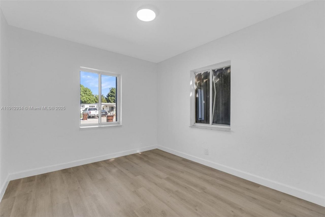 342 W 37th St, Hialeah, FL 33012 Photo