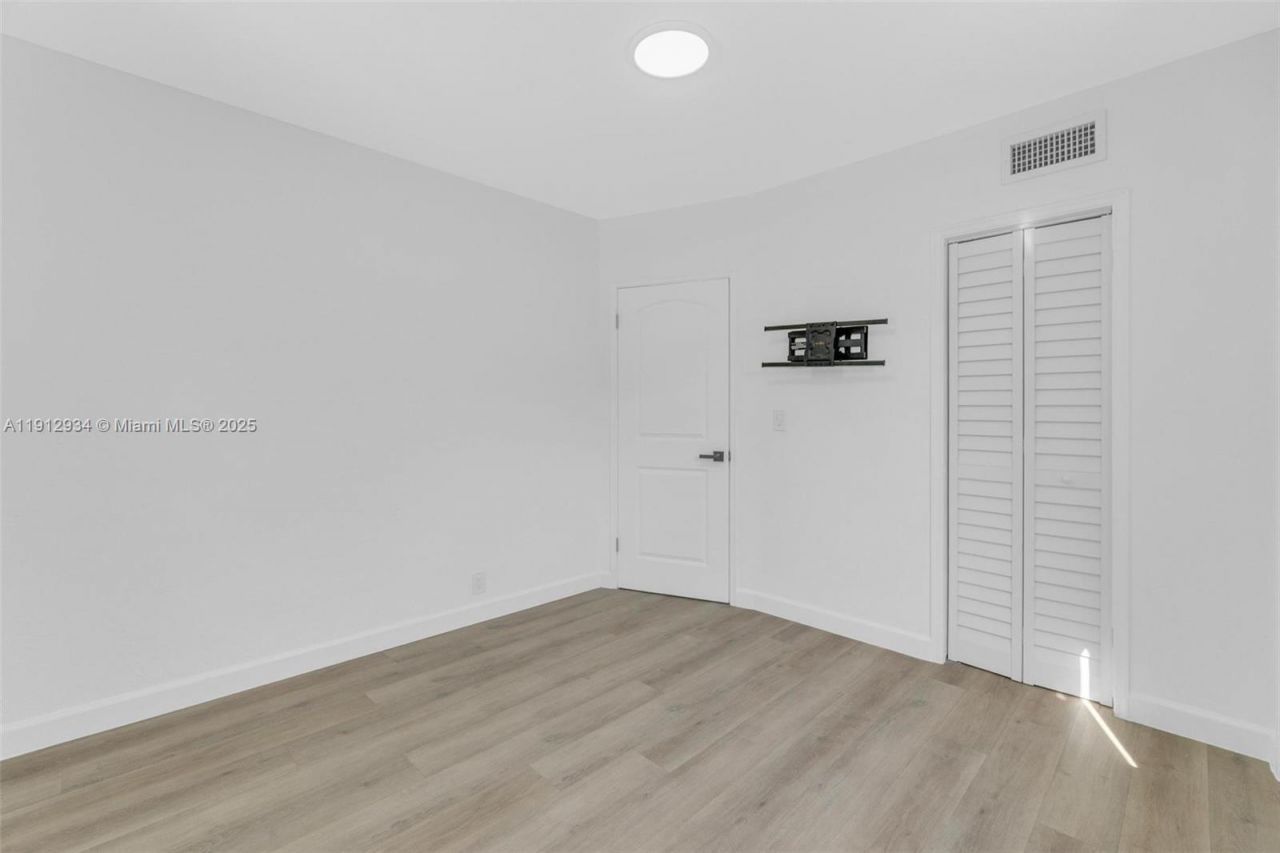 342 W 37th St, Hialeah, FL 33012 Photo