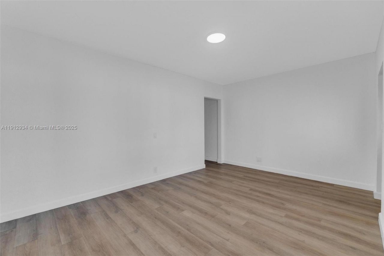 342 W 37th St, Hialeah, FL 33012 Photo