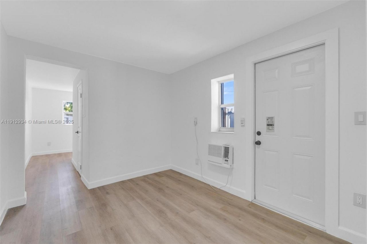 342 W 37th St, Hialeah, FL 33012 Photo