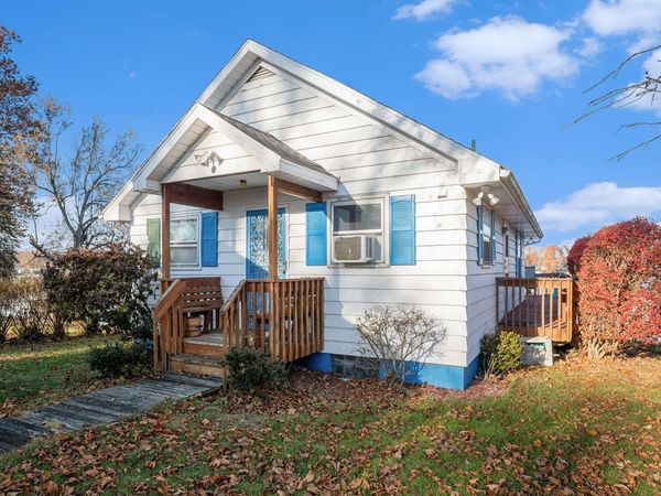 24998 Lake Shore Drive, Dowagiac, MI 49047