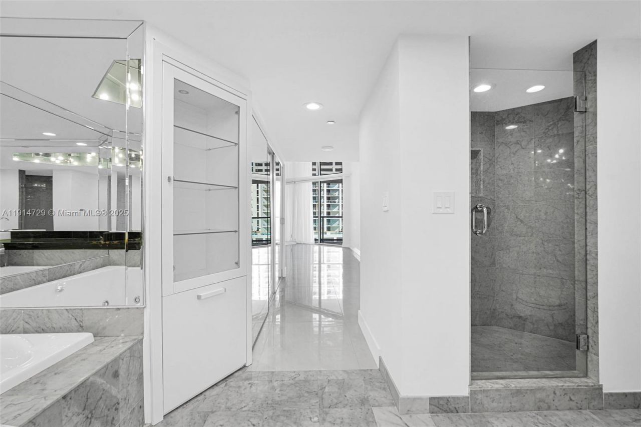 16485 Collins Ave, Unit 1236, Sunny Isles Beach, FL 33160 Photo