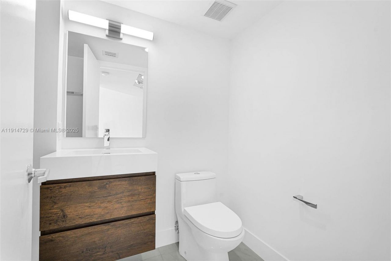 16485 Collins Ave, Unit 1236, Sunny Isles Beach, FL 33160 Photo