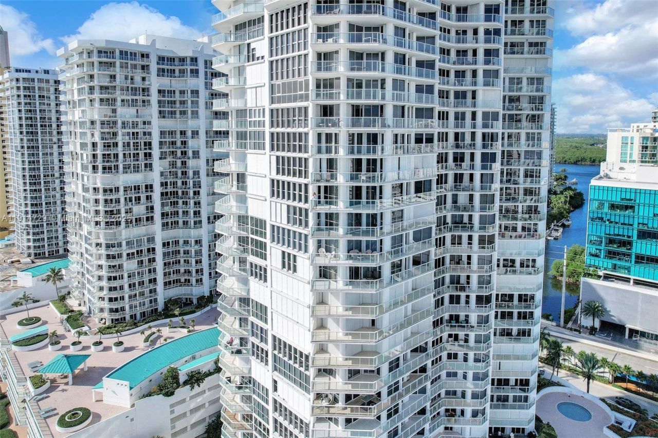 16485 Collins Ave, Unit 1236, Sunny Isles Beach, FL 33160 Photo