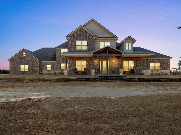 2370 Garrett Lane, China Spring, TX 76633