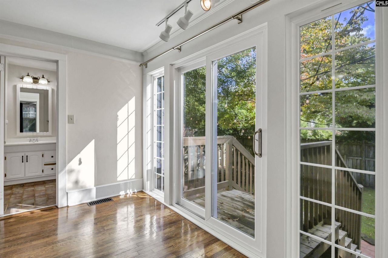 528 Capitol Place  Photo 19