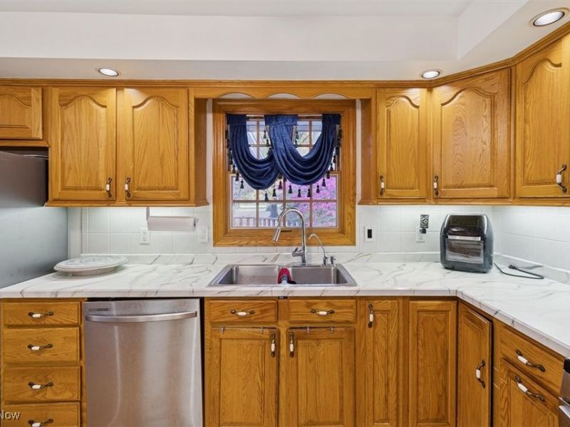 25918 Highland Road, Richmond Heights, OH 44143 Photo 15