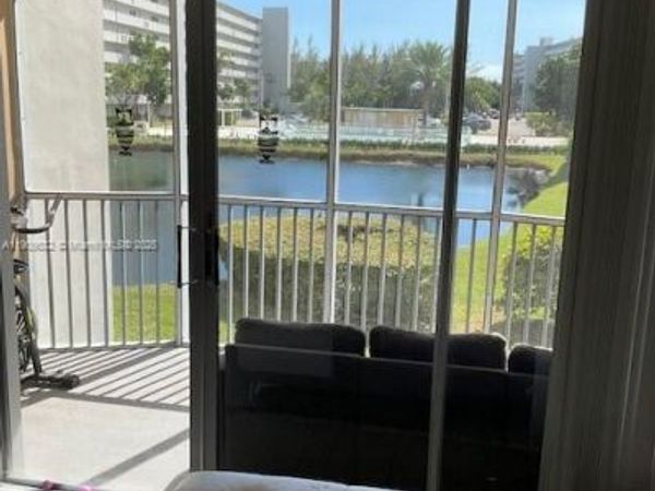 1770 NE 191st St, Unit 206-1, Miami, FL 33179