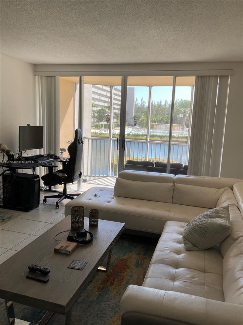 1770 NE 191st St, Unit 206-1, Miami, FL 33179 Photo