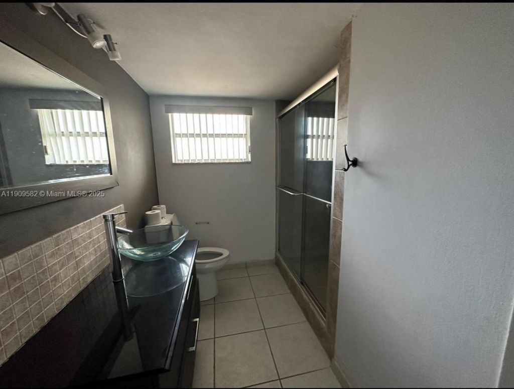 1770 NE 191st St, Unit 206-1, Miami, FL 33179 Photo