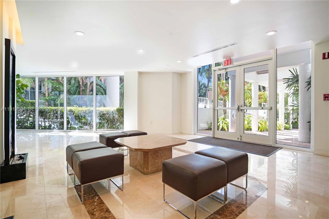 1621 Bay Rd, Unit 606, Miami Beach, FL 33139 Photo