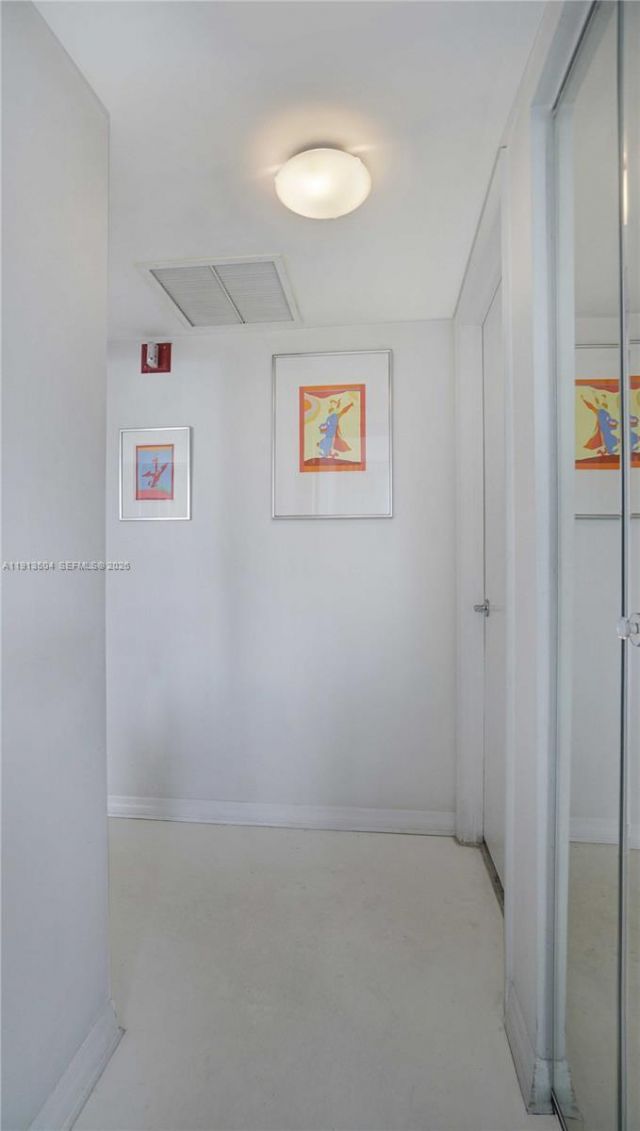 1621 Bay Rd, Unit 606, Miami Beach, FL 33139 Photo